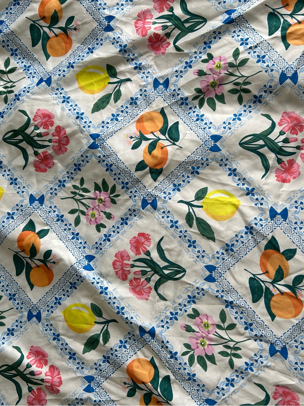 Old Navy Square Scarves - Lot of two - lemon floral prints - Picture 4 of 4